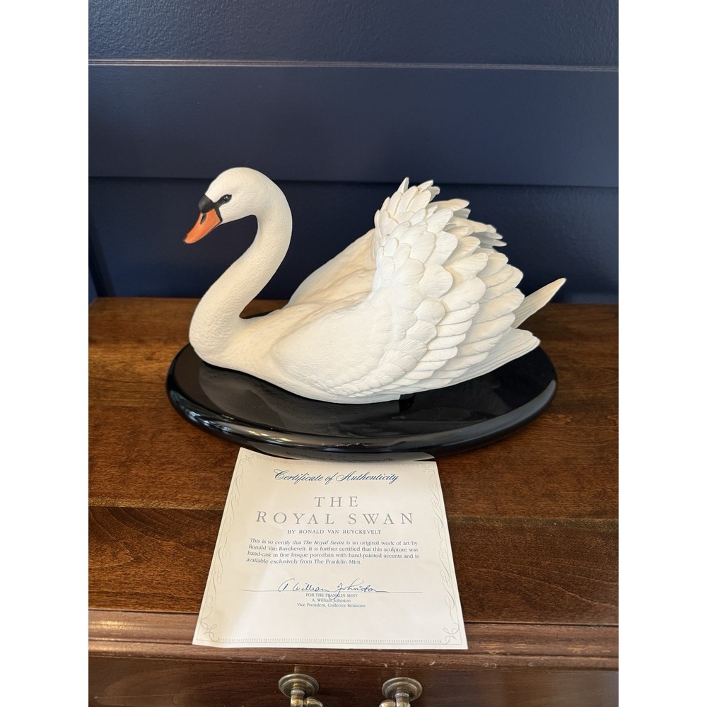 Franklin Mint Royal Swan Bisque Porcelain Figurine - Ronald Van Ruyckevelt w COA